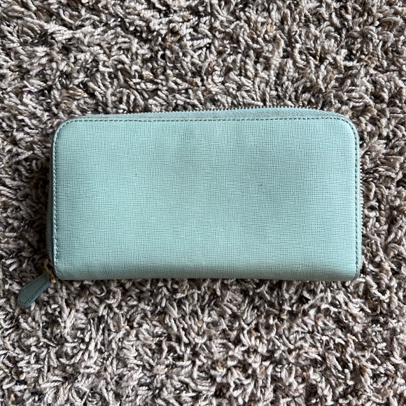 Fendi zip around wallet - Picture 2 of 7